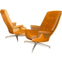 Pair of Heywood Wakefield Swivel Lounge Chairs 9