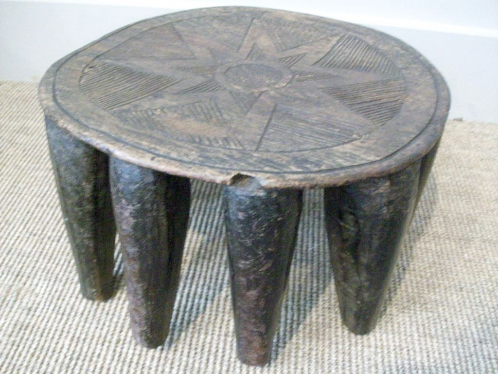 10 Leg Nupe Stool In Excellent Condition In Wainscott, NY