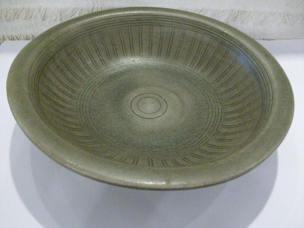 Thai Sawankhalok Food Offerning Bowl In Excellent Condition In Chicago, IL