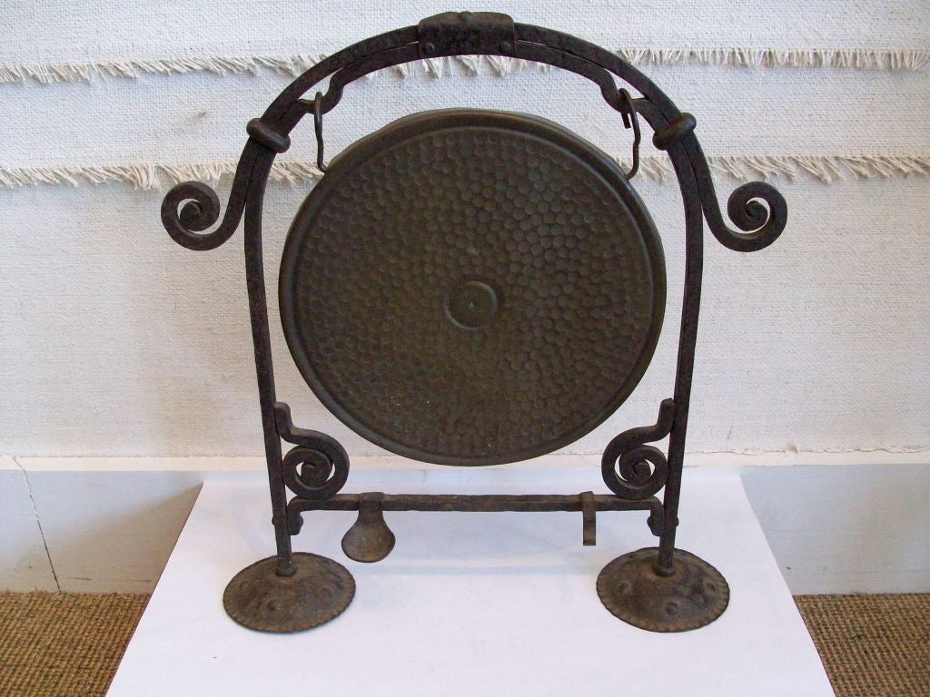 Argentine Gong by José Thenée