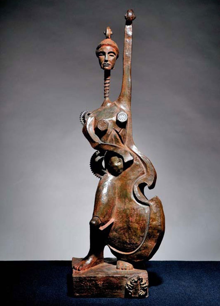 Perfect balanced construction, great proportions and elegant construction.
Harmony between the double bass shape and the feminine body. Curves and oblique lines rhythm together.
Modern figurative contemporary work of art, musical rythms in the