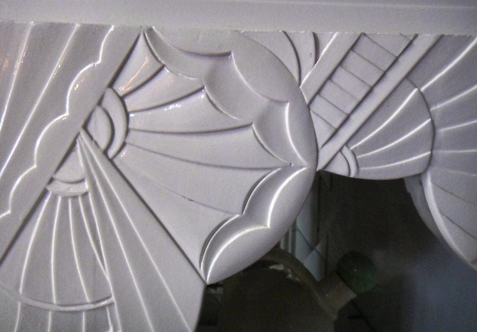French Art Deco Dresser Relooked in white Lacqua  In Good Condition In Miami, FL