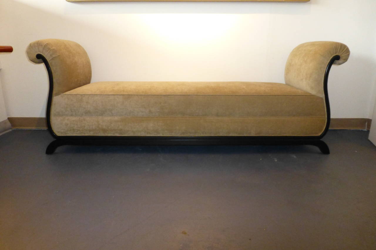 Italian Art Deco sofa or Day Bed