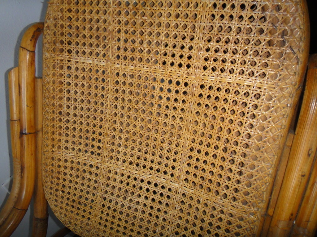 Mid-Century  Erwähnungsstücke  Rocking Chair im Thonet-Stil im Zustand „Gut“ im Angebot in Miami, FL