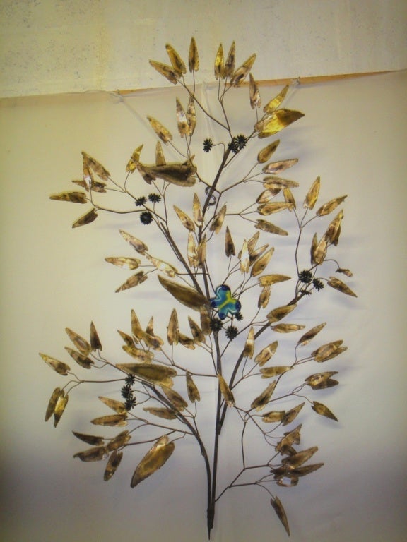 Midcentury Wall brass sculpture by Curtis Jere, vegetal inspiration, elegant decorative piece, will give life to any spot in a room in a very delicate way.
Signed piece (see photo of the signature joined).