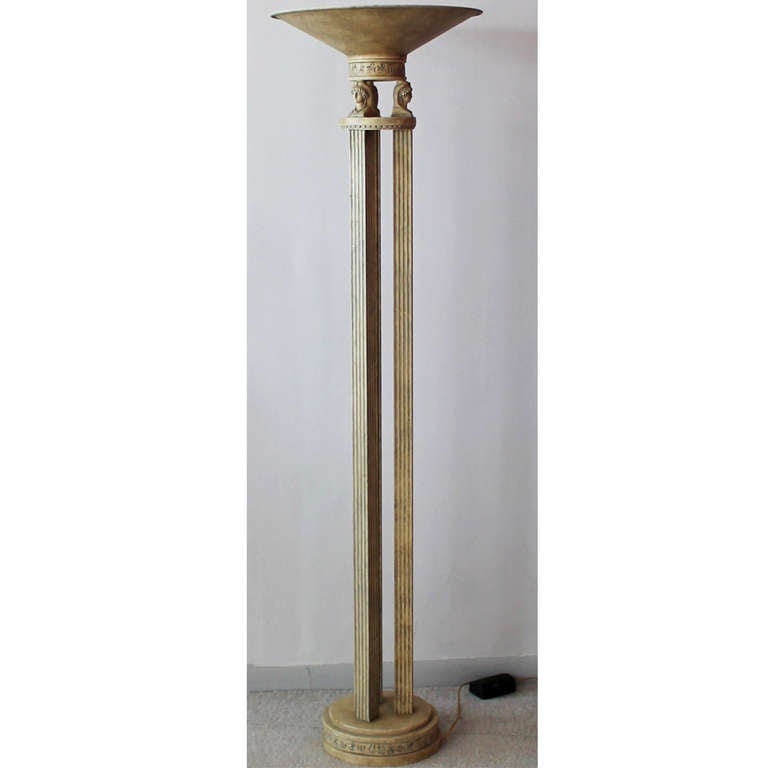 Neoclassical floor Lamp in painted metal, delicat patina. Three square columns surmounted by three Egyptian heads (in the style of classical French Empire Egyptian figures). Composite style, mainly neoclassical 