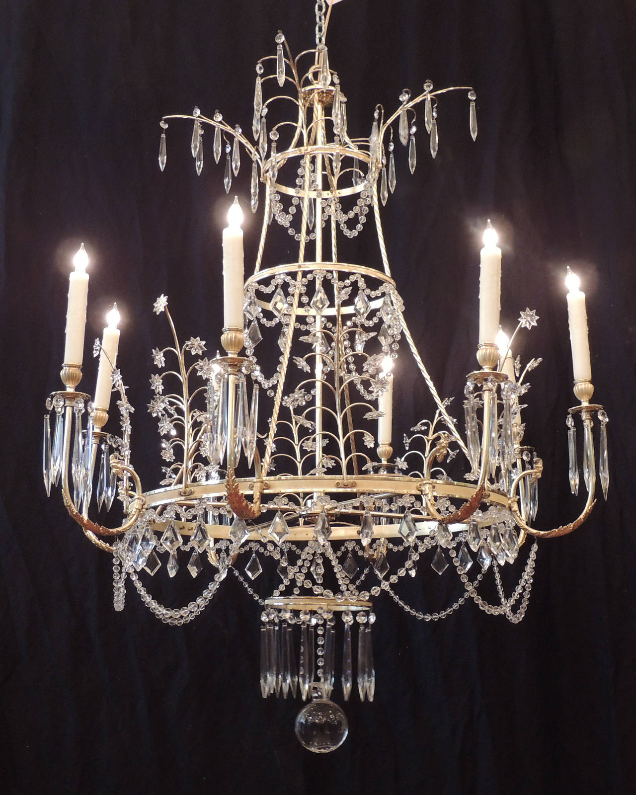 Early 20th Century Baltic Russian Neoclassical Bronze and Crystal Chandelier 2
