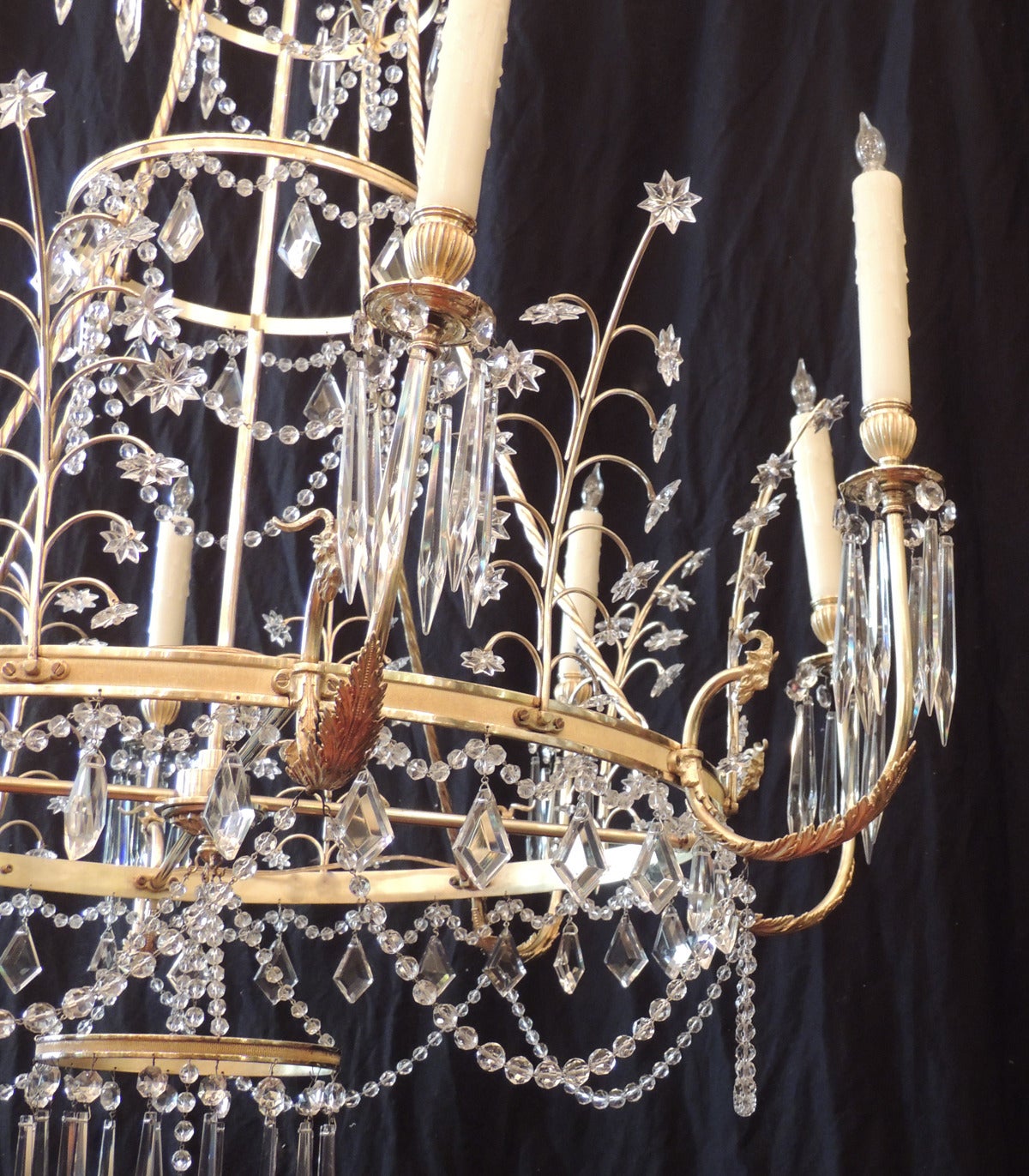 Early 20th Century Baltic Russian Neoclassical Bronze and Crystal Chandelier 3
