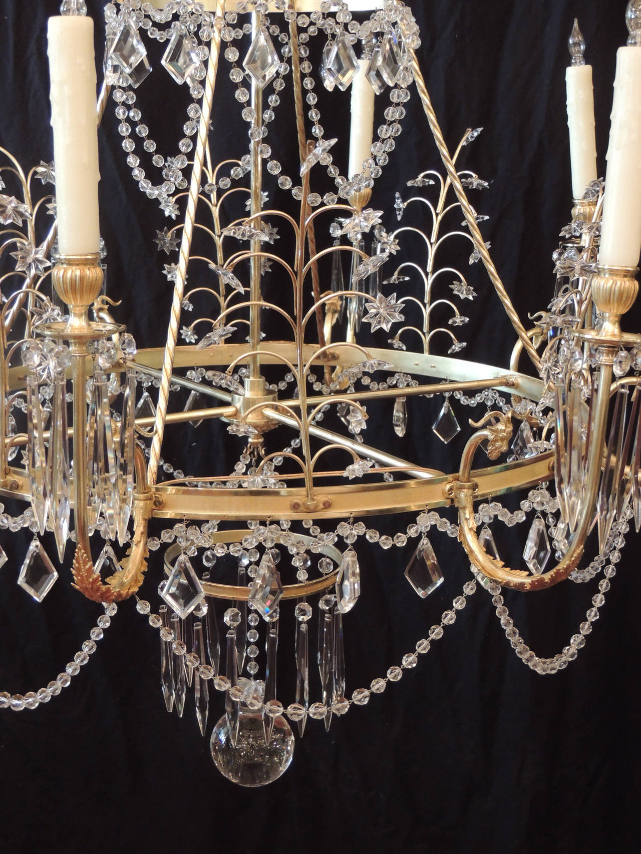 Early 20th Century Baltic Russian Neoclassical Bronze and Crystal Chandelier 4