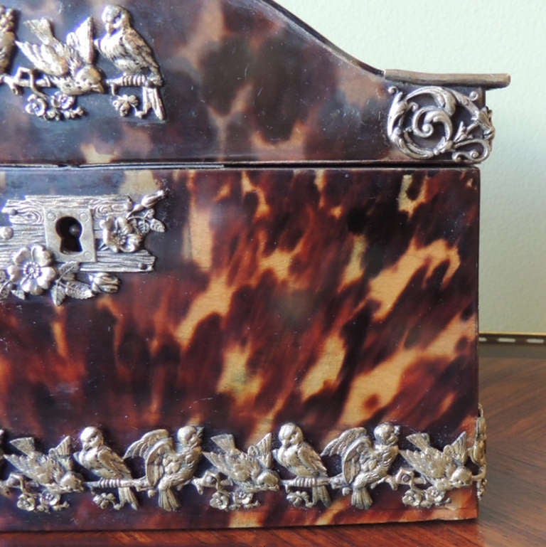 Early 18th Century Tortoise Shell Music Box with Silver Setting In Good Condition In Charleston, SC