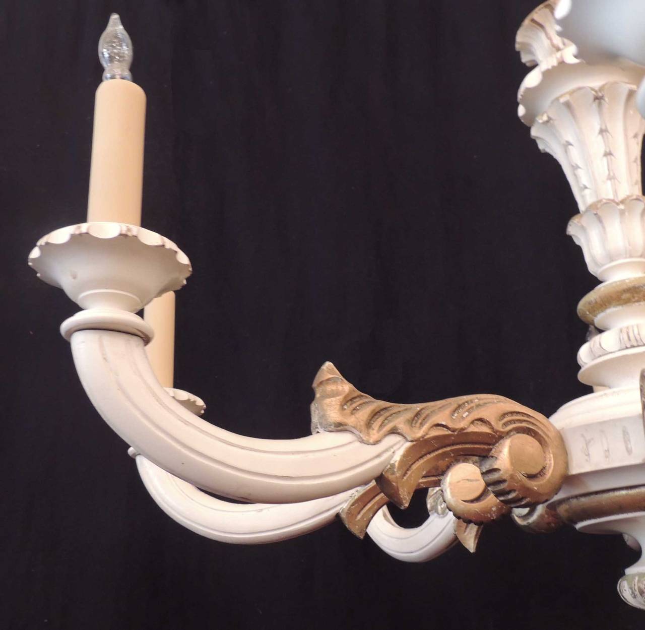 Early 20th Century Italian 1920s Wood Carved Chandelier