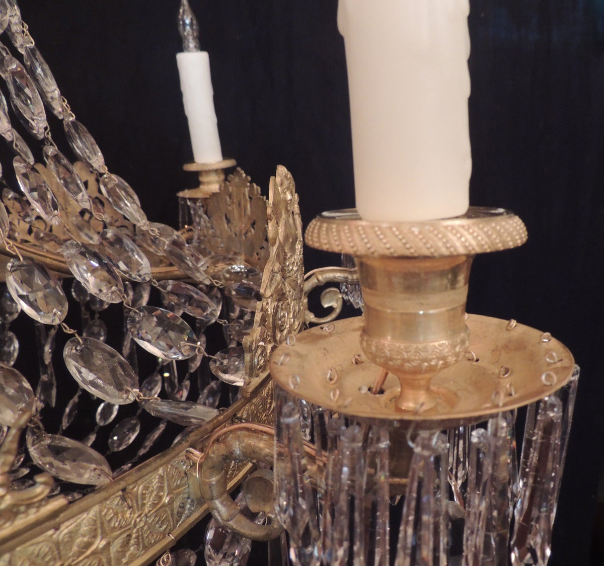 Early 19th Century Crystal and Bronze French Empire Chandelier 4