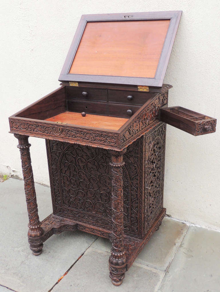 19th Century Anglo-Indian 1820s Rosewood Davenport Desk