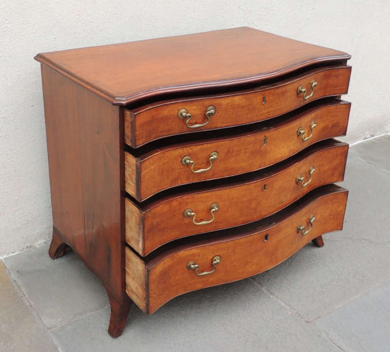 Late 18th C English Serpentine Sheraton Mahagony Chest 2