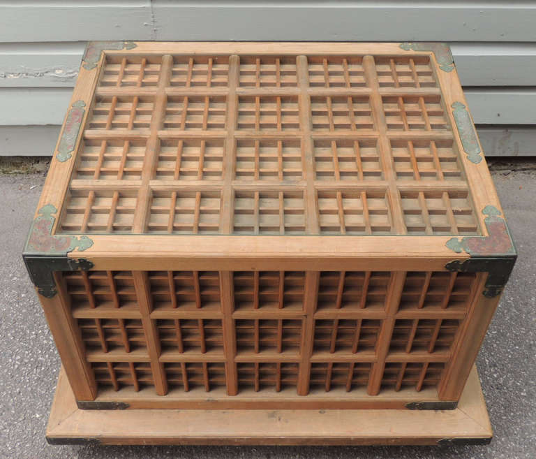 19th C Japanese Pine Ceremonial Saki Box In Excellent Condition In Charleston, SC