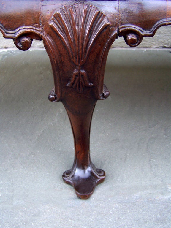 19th century Queen Anne Window Bench In Excellent Condition In Charleston, SC