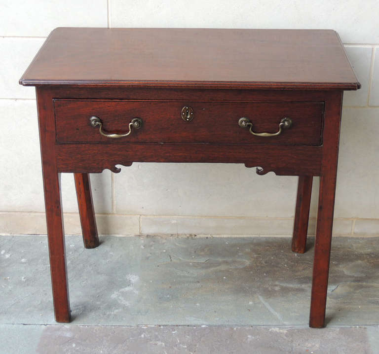 18th C English Chippendale Mahogany Lowboy In Good Condition For Sale In Charleston, SC