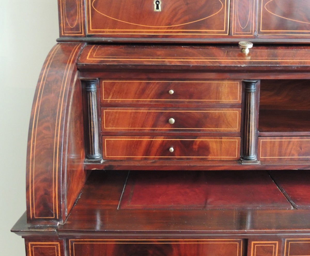 Early 19th Century English Regency Mahogany Cylinder Roll Top Secretary In Excellent Condition In Charleston, SC