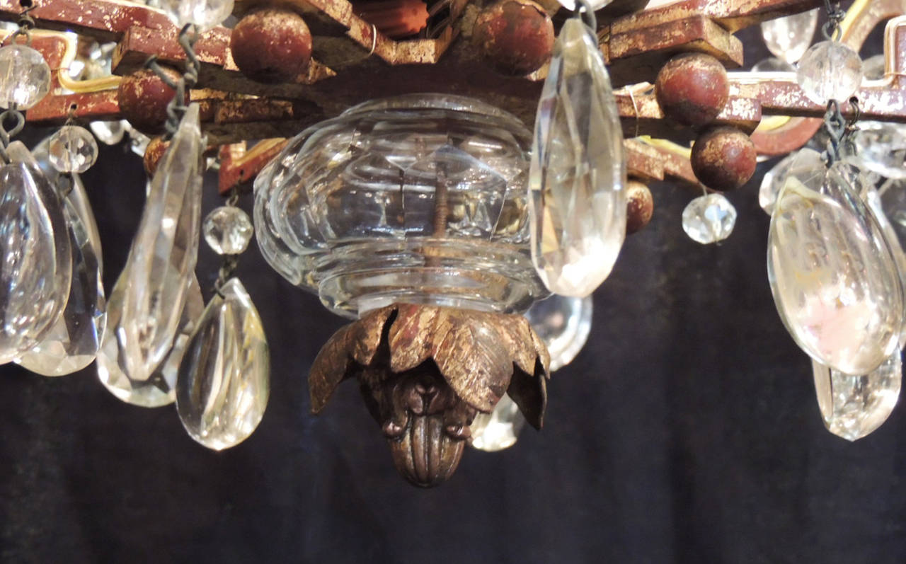 Französischer Kronleuchter aus Eisen, Zinn und Kristall des frühen 20. Jahrhunderts, Bagues zugeschrieben im Zustand „Gut“ im Angebot in Charleston, SC