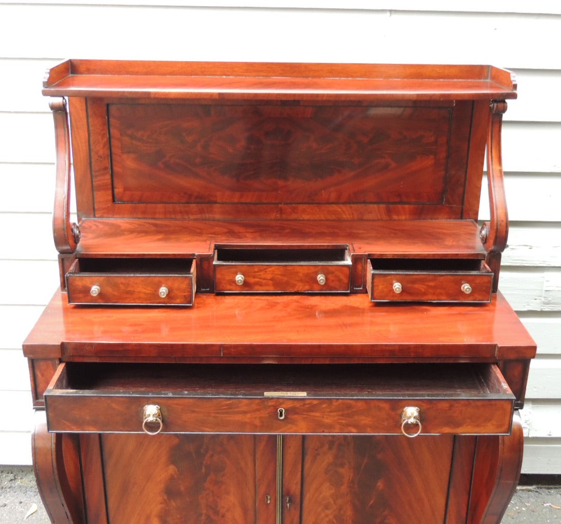 Credenza in mogano inglese Regency dell'inizio del XIX secolo in vendita 3
