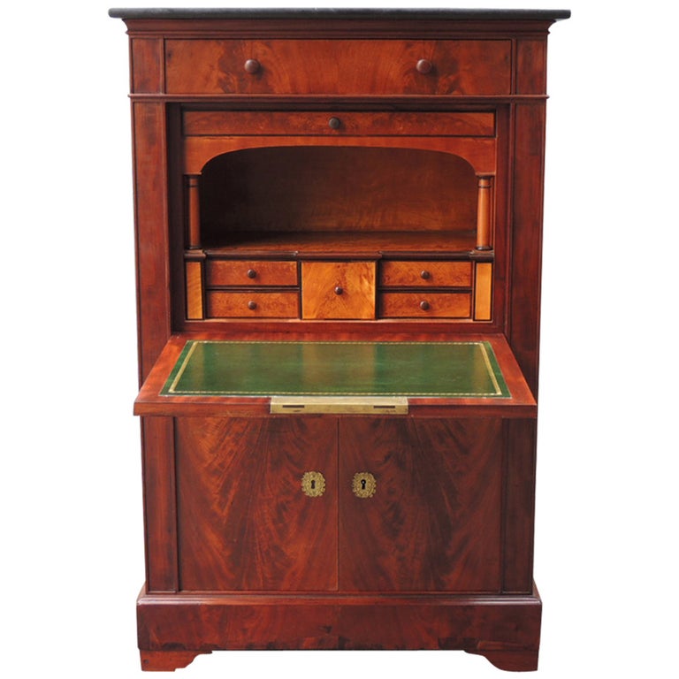 Early 19th Century New York Mahogany Secrétaire à Abattant with Tulipwood  For Sale at 1stDibs
