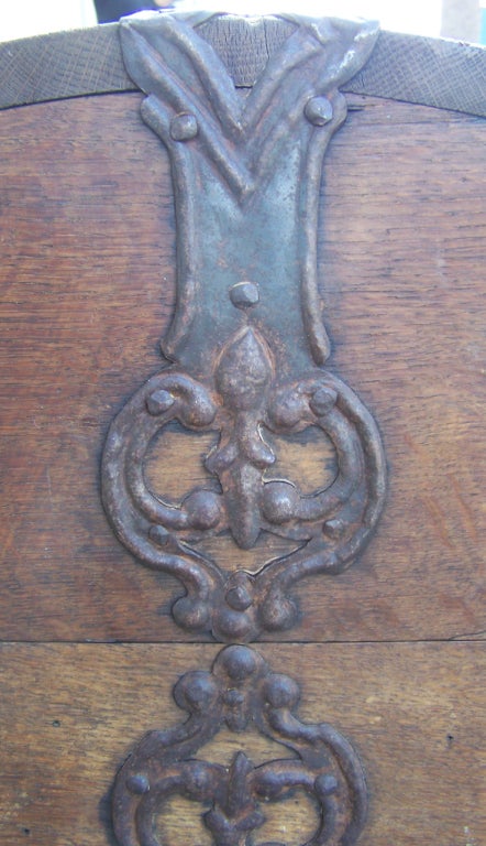 Oak Beautiful 18th century Spanish Chest
