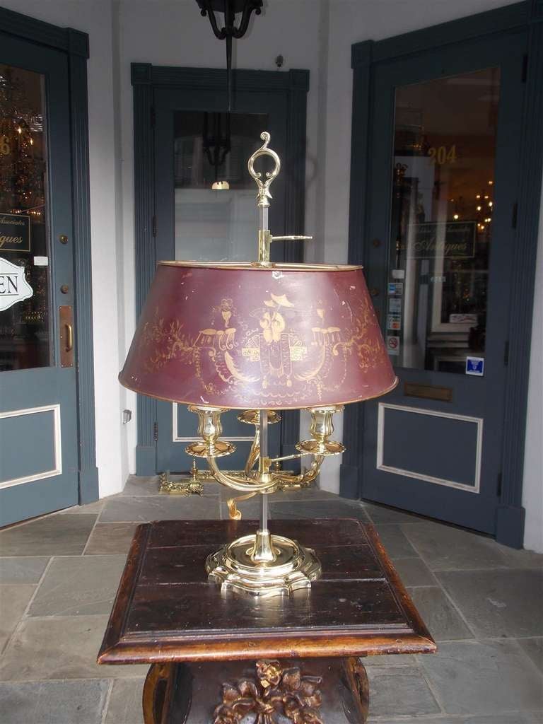 Français Lampe française en laiton bouilloté. Circa 1810 en vente