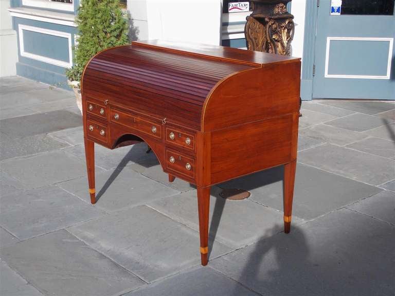 Englischer englischer Tambour-Schreibtisch aus Hepplewhite-Mahagoni. Die Herstellung erfolgt um 1780 (Britisch) im Angebot