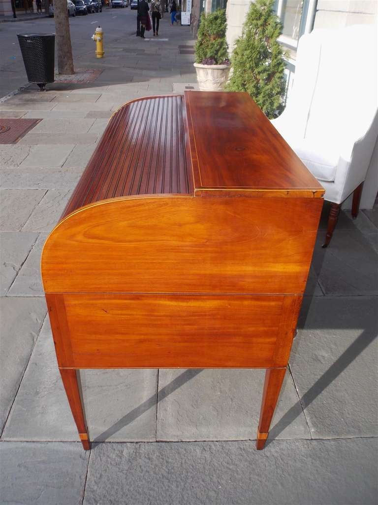 Englischer englischer Tambour-Schreibtisch aus Hepplewhite-Mahagoni. Die Herstellung erfolgt um 1780 im Angebot 2