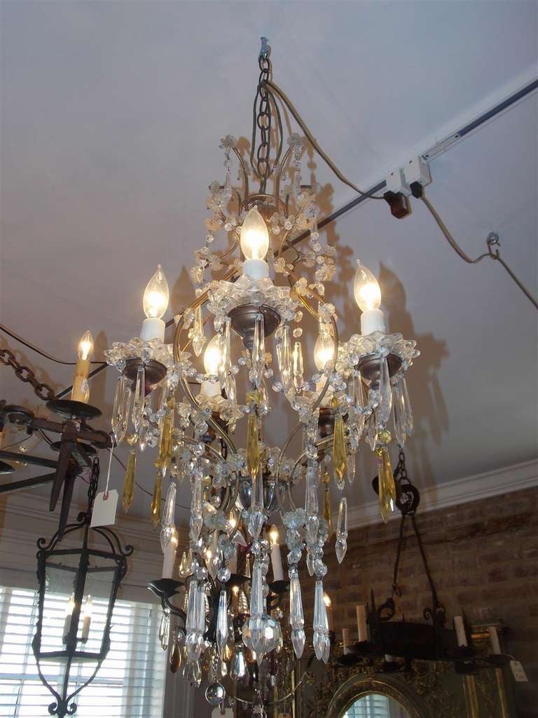 Francese Lampadario francese in bronzo dorato e cristallo.  Circa 1840 in vendita