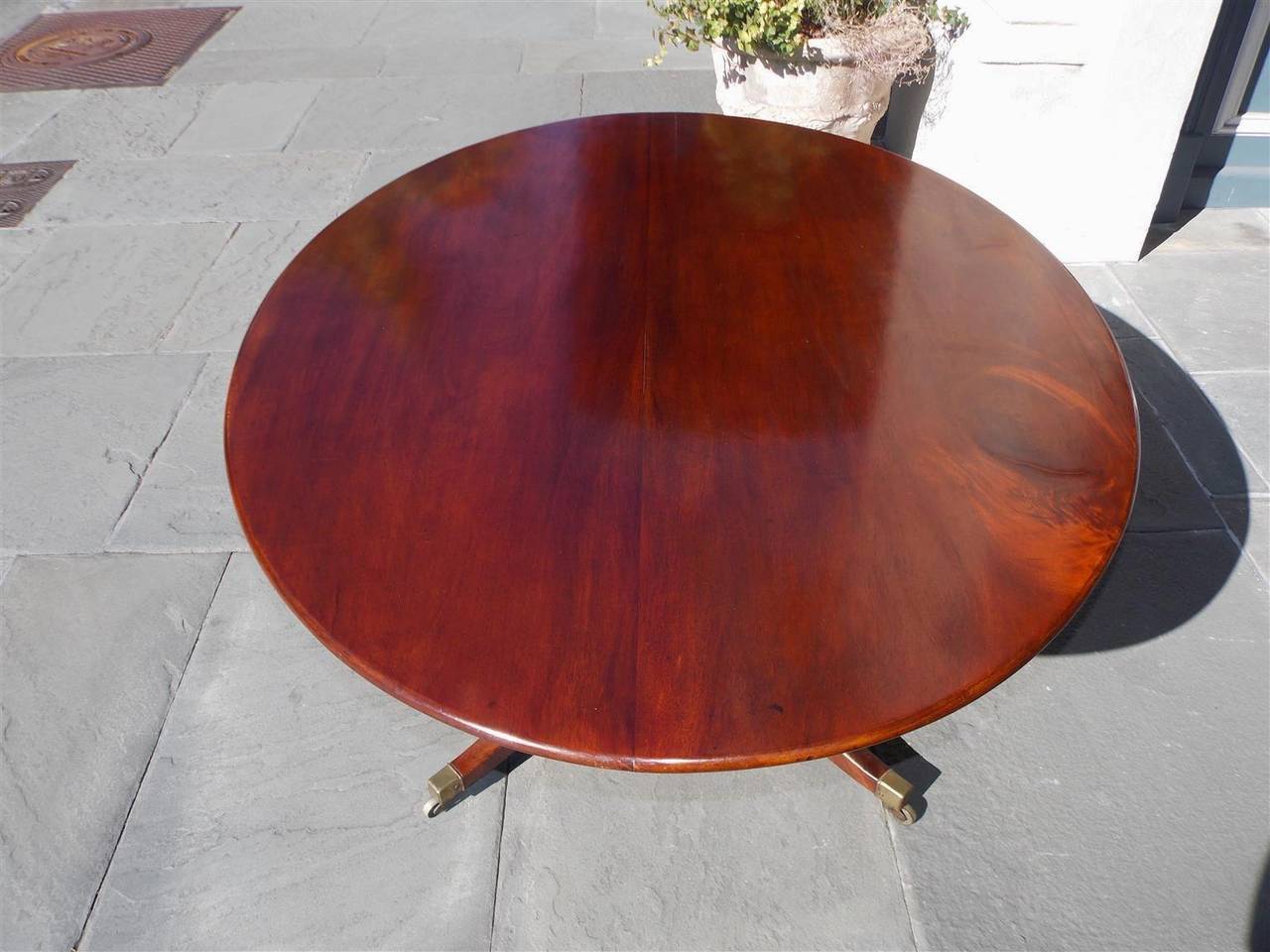 English Regency Mahogany Breakfast Table. Circa 1790 In Excellent Condition In Hollywood, SC