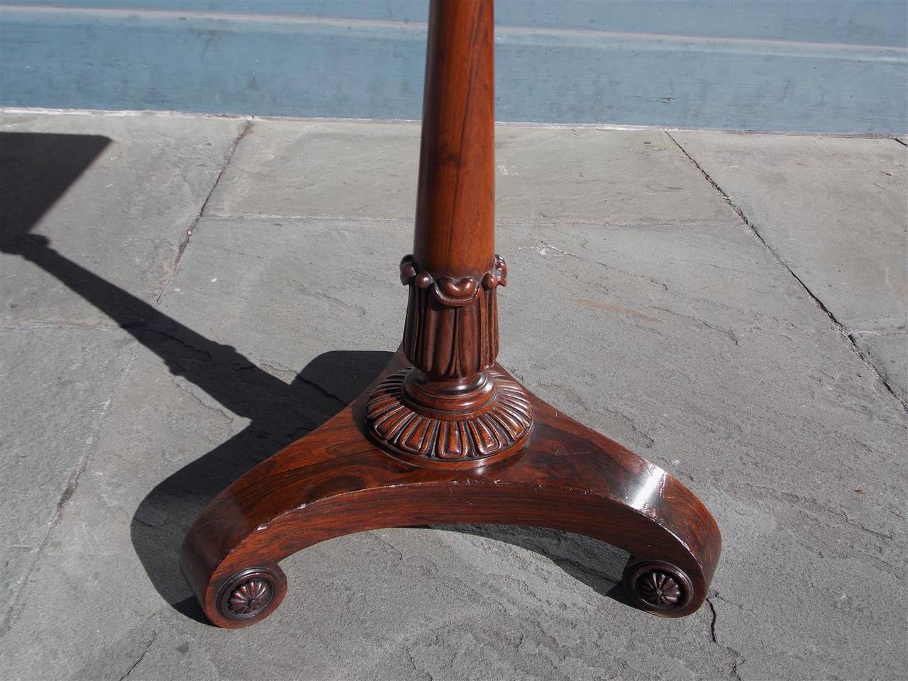 Table d'appoint Régence anglaise à piédestal en bois de Kings:: vers 1810 en vente 1