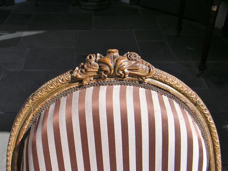 Paire de fauteuils à fleurs dorés français, vers 1850 en vente 1