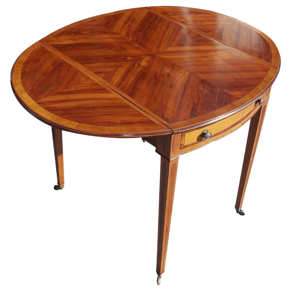 Table Pembroke ovale anglaise en bois et bois satiné de style roi anglais. Circa 1780 en vente