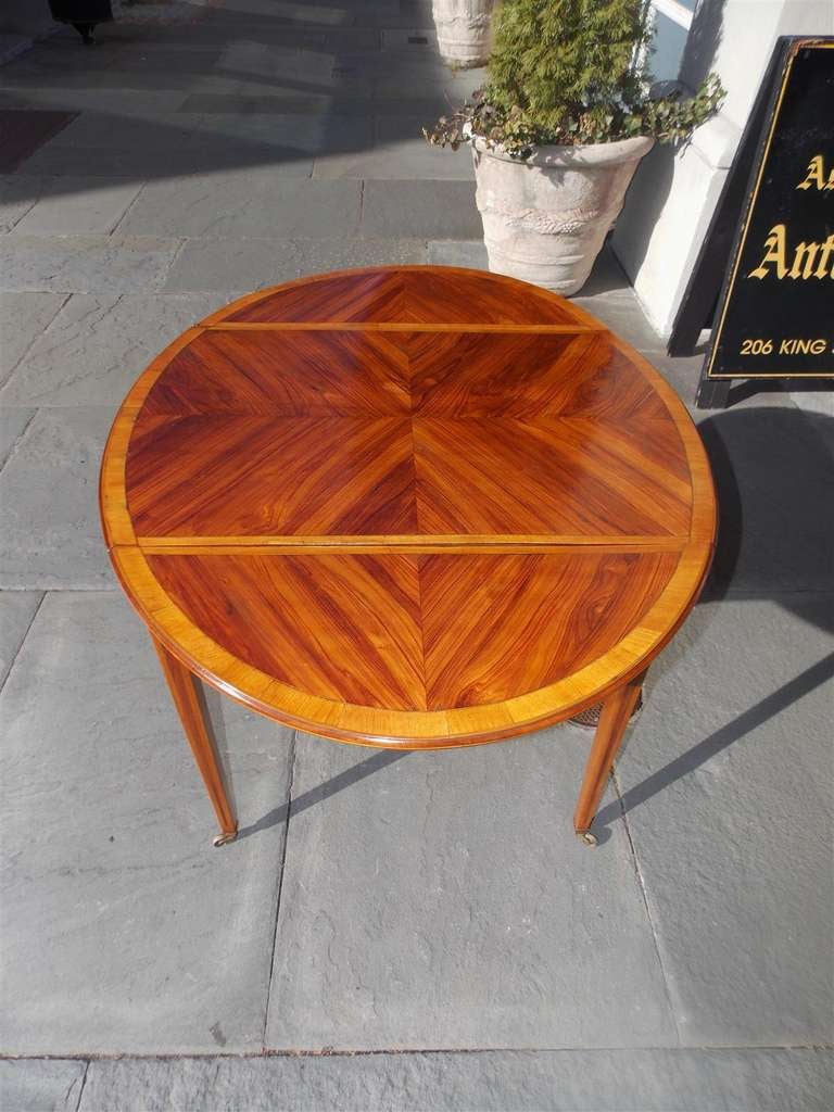 Table Pembroke ovale anglaise en bois et bois satiné de style roi anglais. Circa 1780 en vente 3