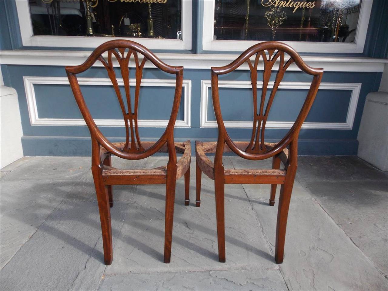 Pair of Charleston Classical Shield Back Mahogany  Side Chairs, Circa 1790 4