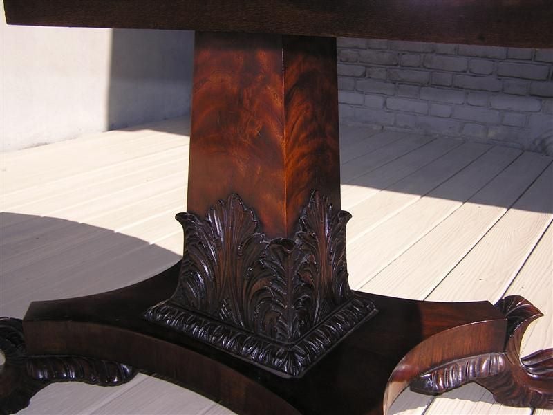 19th Century American Mahogany Oval Library Table. Circa 1820 For Sale