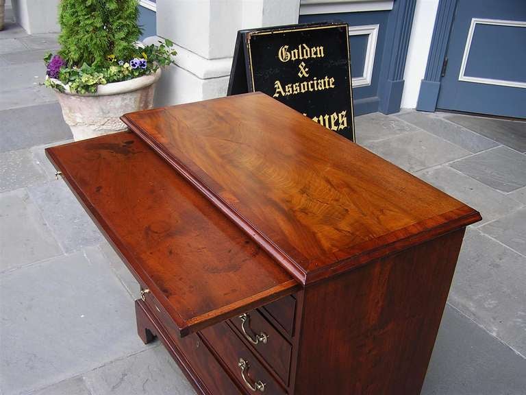 English Mahogany Bachelors Chest In Excellent Condition In Hollywood, SC