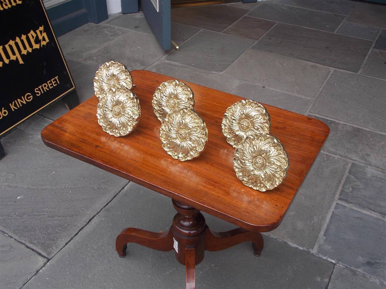 Set of Four American Cast Brass Floral Tie Backs, Harvin, Baltimore, Circa 1890 In Excellent Condition For Sale In Hollywood, SC