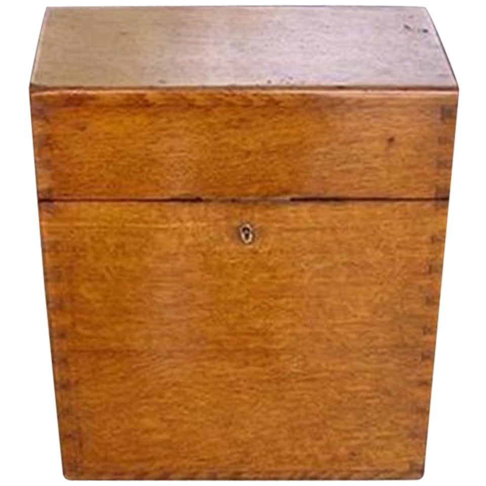 English Oak Campaign Bottle Box. Circa 1830 For Sale