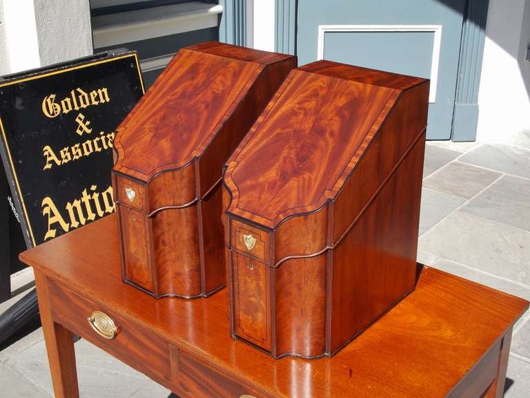 Pair of English Mahogany Slant Top Cutlery Boxes. Circa 1790 In Excellent Condition In Hollywood, SC
