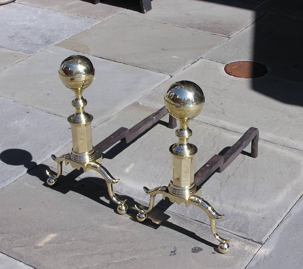 Pair of American Brass Ball Top Andirons. Boston, Circa 1800 In Excellent Condition For Sale In Hollywood, SC