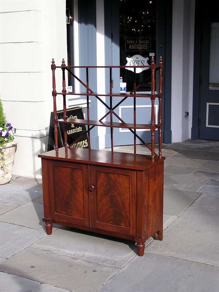 English Regency Book Matched Mahogany Bookcase with Tiered Shelving, C. 1810 In Excellent Condition For Sale In Hollywood, SC