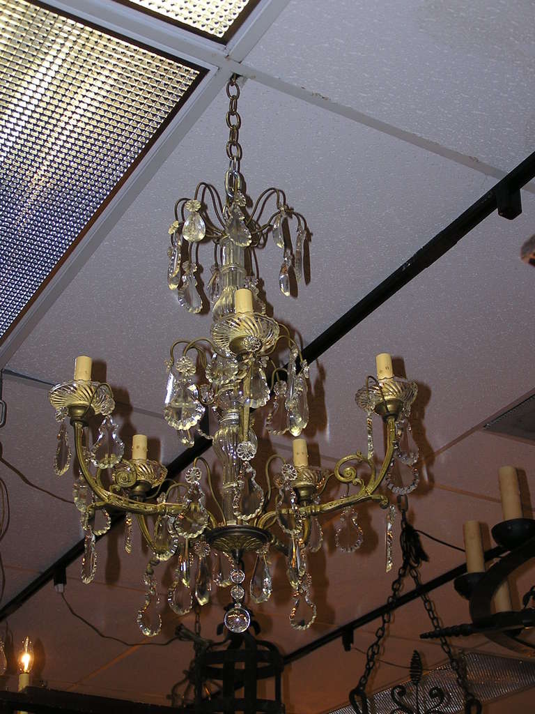 Lampadario francese in bronzo dorato e cristallo.  Circa 1830 in vendita 1