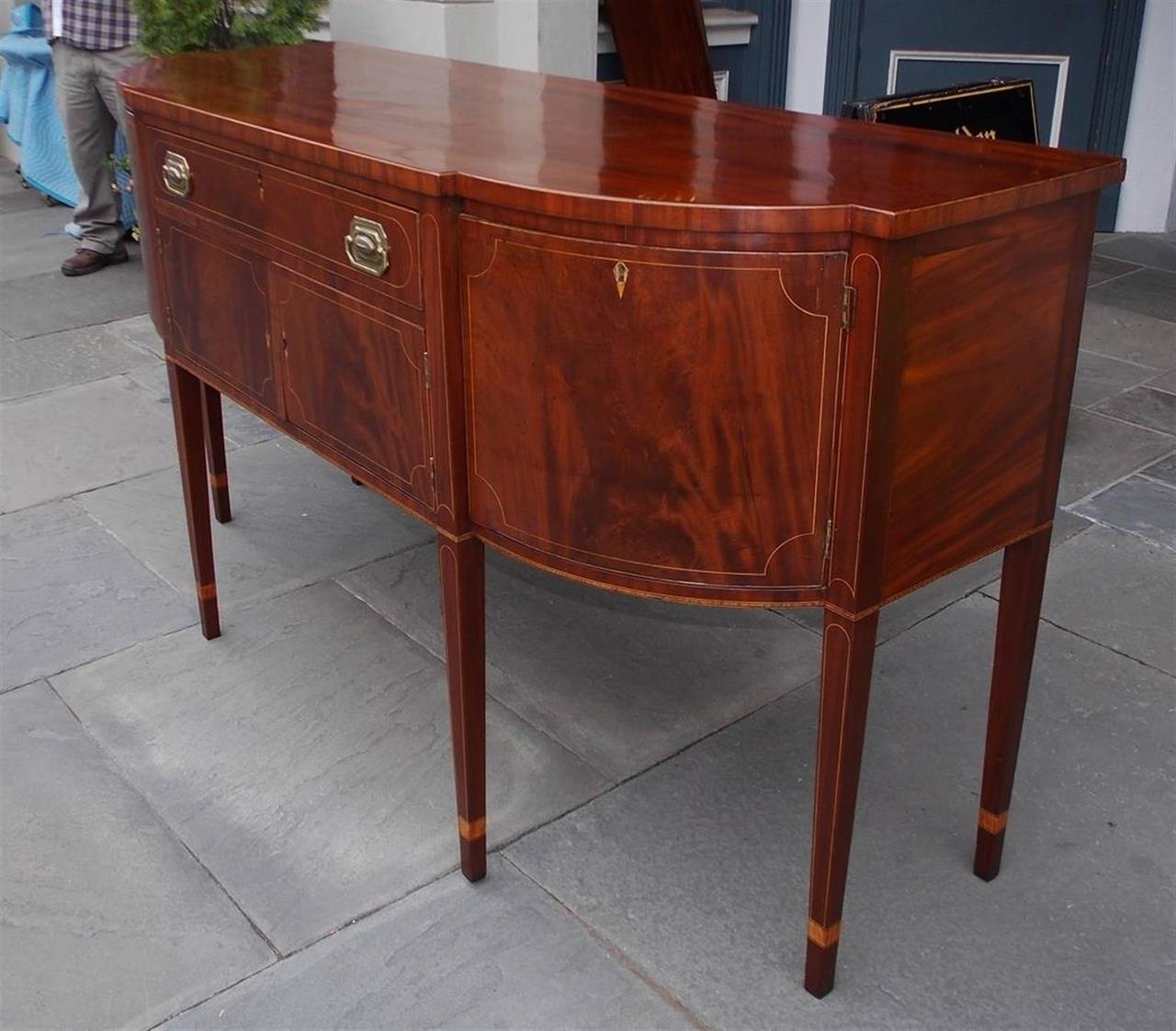 American Mahogany and Satinwood Inlaid Sideboard, Circa 1800 In Excellent Condition In Hollywood, SC