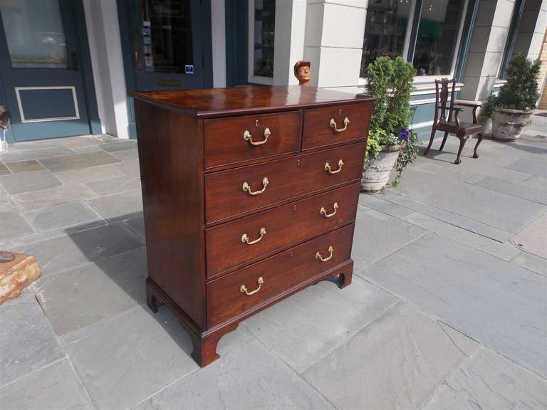 English Chippendale Mahogany Chest of Drawers, Circa 1810 In Excellent Condition For Sale In Hollywood, SC