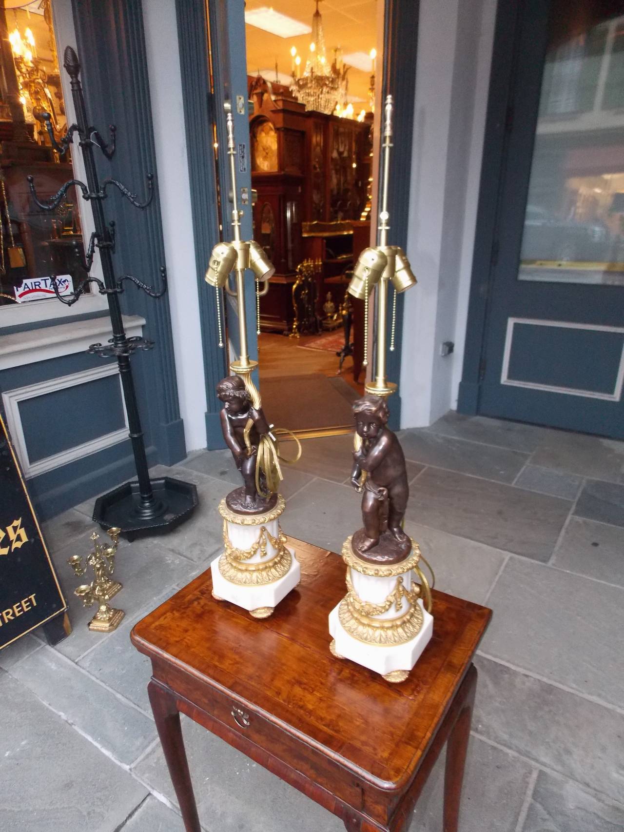 Louis Philippe Pair of French Bronze and Marble Cherub Table Lamps, Circa 1820 For Sale
