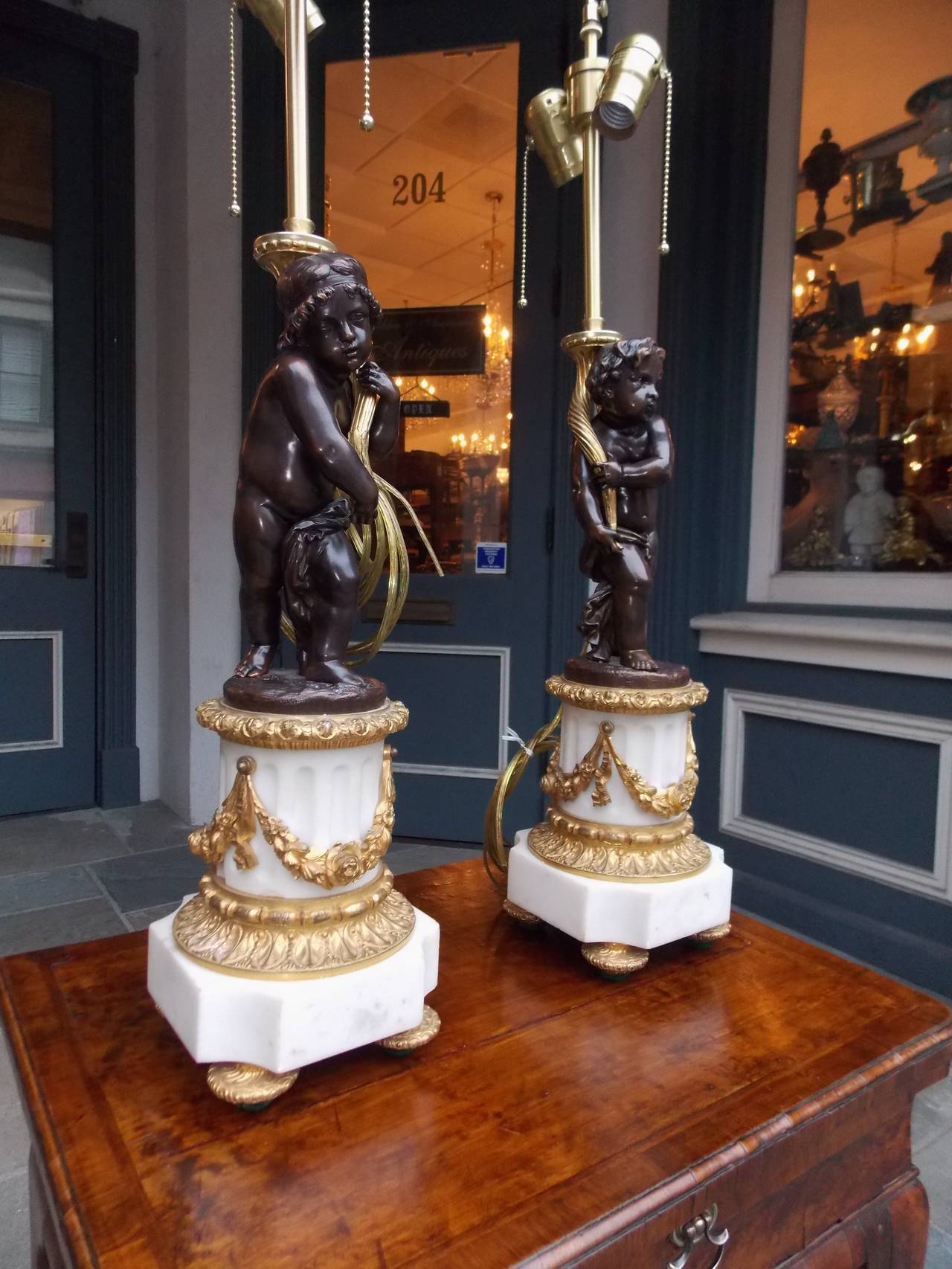 Pair of French Bronze and Marble Cherub Table Lamps, Circa 1820 In Excellent Condition For Sale In Hollywood, SC