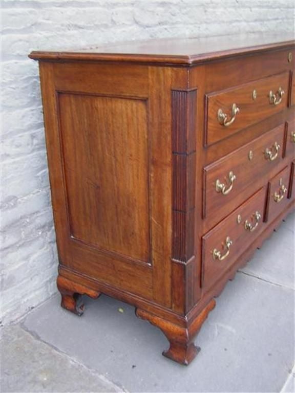 English Mahogany Hinged Top Inlaid Mule Chest . Circa 1780 In Excellent Condition For Sale In Hollywood, SC