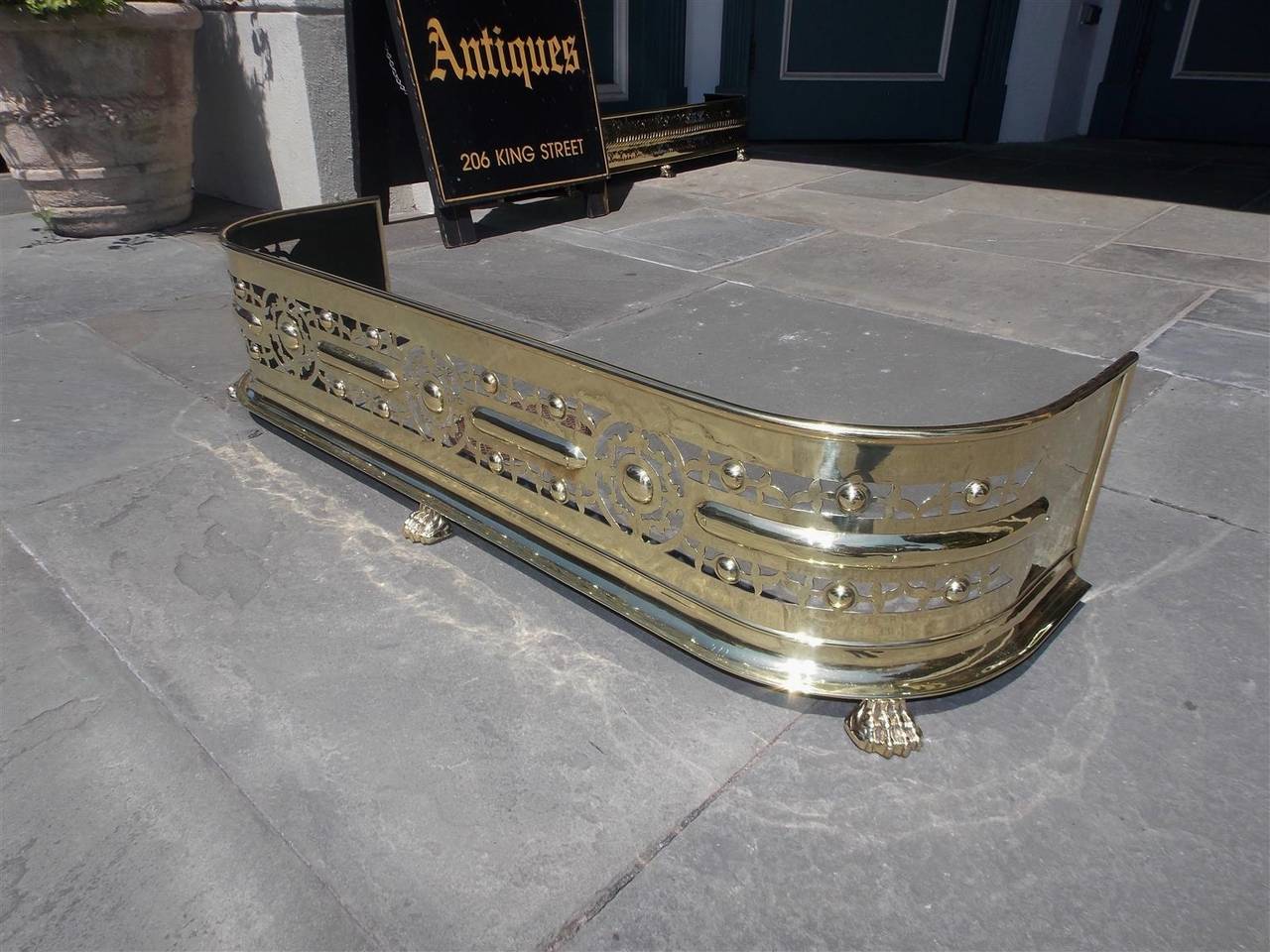 English Regency Hand Chased Brass Fire Fender, Circa 1810 In Excellent Condition For Sale In Hollywood, SC